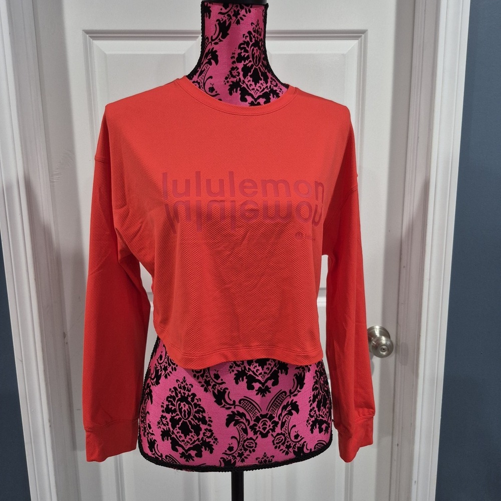 Lululemon Top Womens 4 Red Cropped Muscle Love Long Sleeve Relaxed Fit Logo